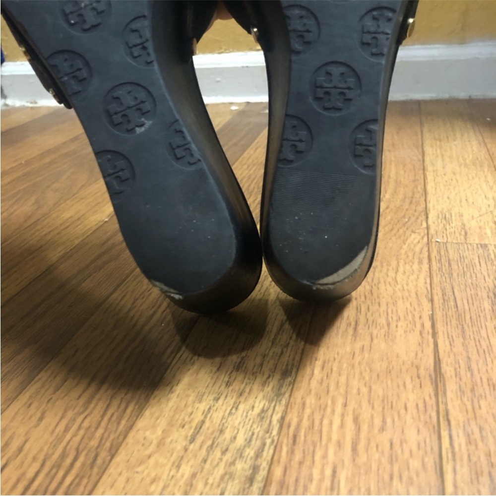 Tory Burch Black Embossed Logo Leather Slides - Picture 3 of 6